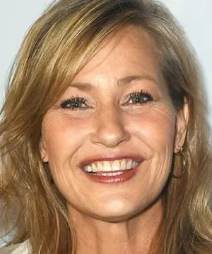 Джоуи Лорен Адамс (Joey Lauren Adams)